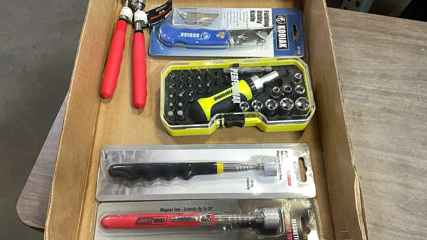 Magnetic Pick Up Tools and Socket Set (PR12)