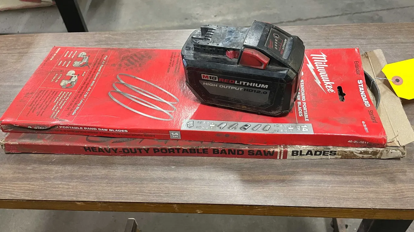 Milwaukee M18 Battery and Band Saw Blades (FR1)