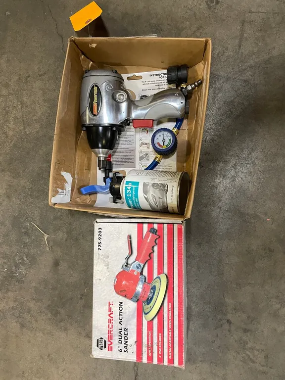 Air Tools and A/C Recharge Kit (PR4)