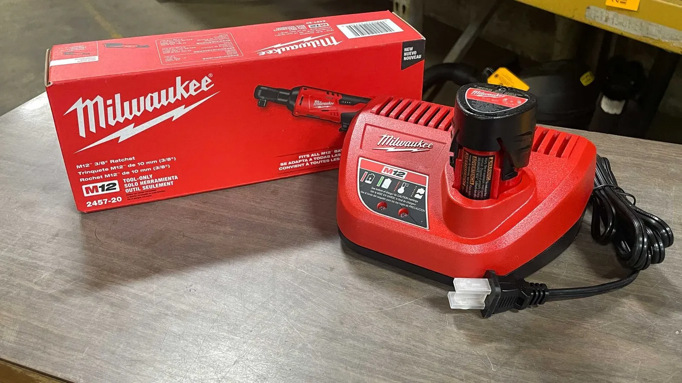 Milwaukee M12 3/8 Inch Ratchet (PR8)