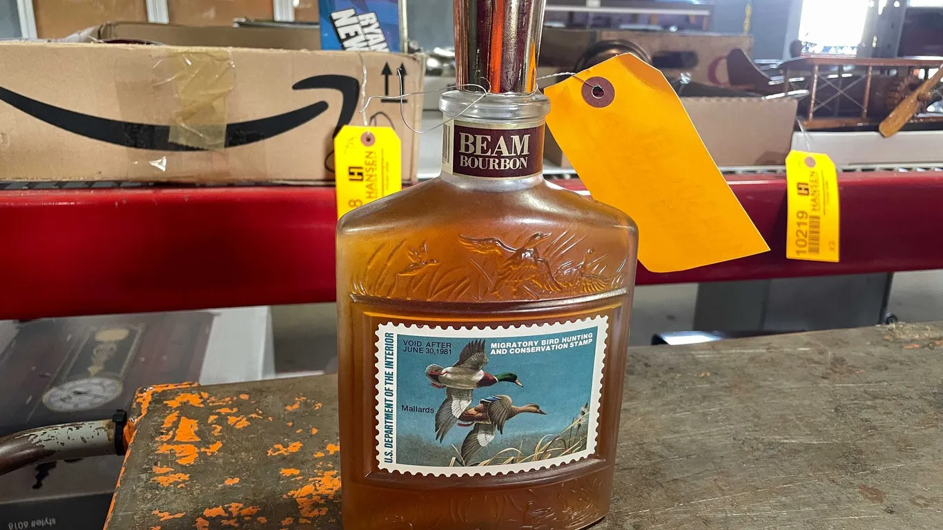Vintage Jim Beam Duck Stamp Decanter (T5)