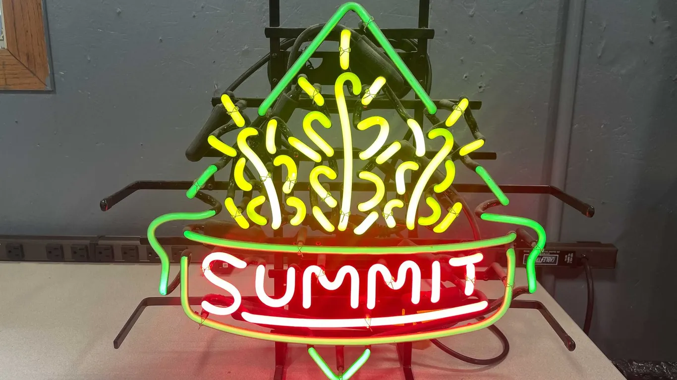 SUMMIT BEER NEON LIGHT (T1)