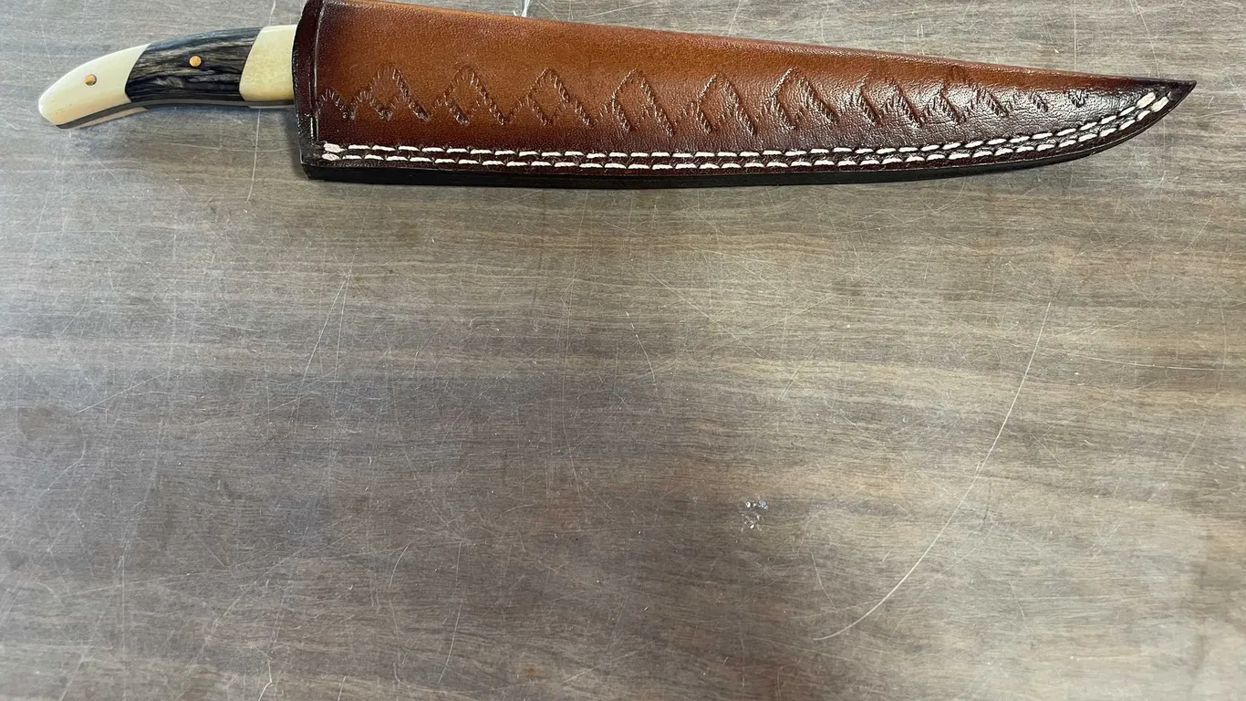 Hand Forged Damascus Steel Hunting Knife With Sheath (T5)