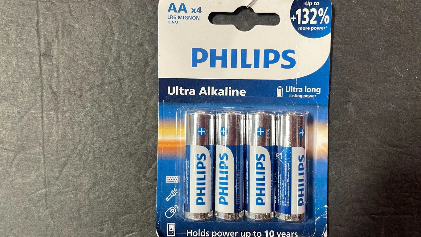 Phillips AA batteries (T3)
