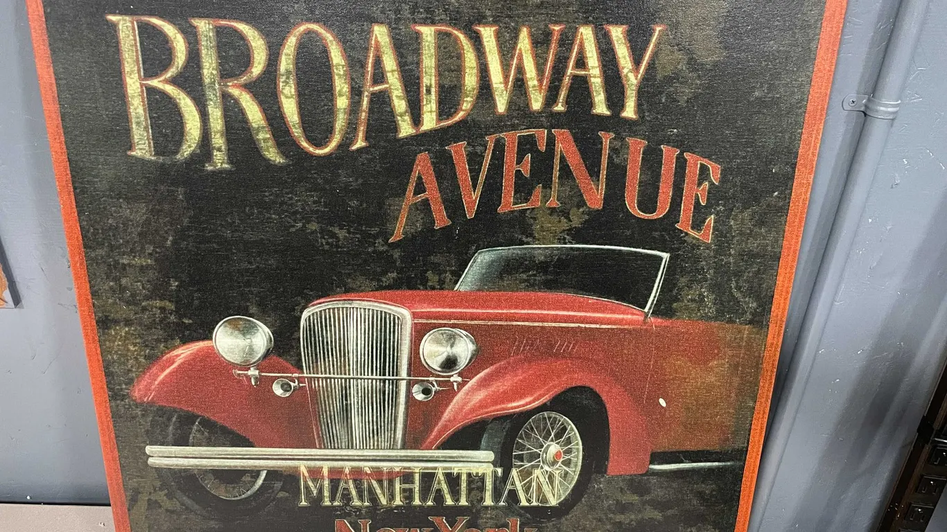 Broadway Avenue Car Canvas Art (T5)