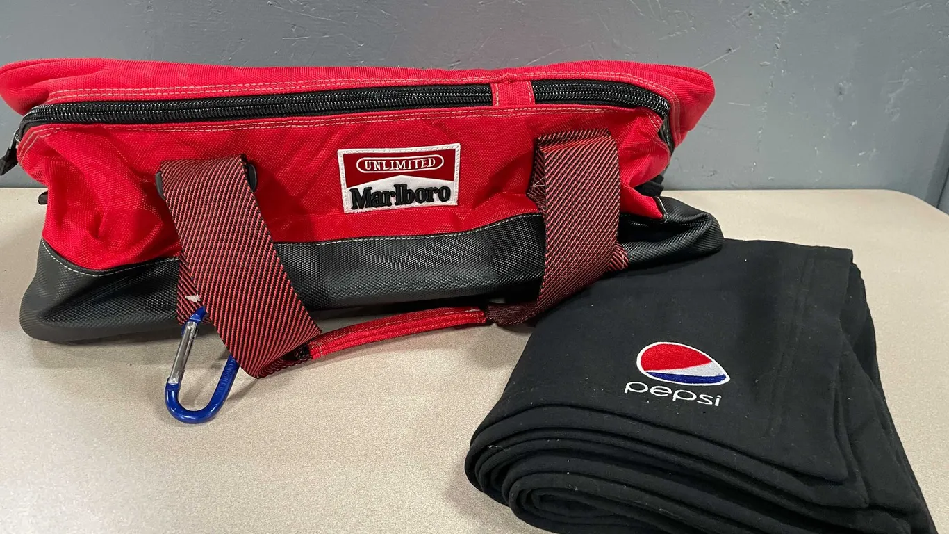 Marlboro Cooler and Pepsi Blanket (T4)