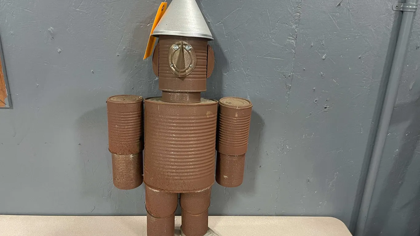 Vintage Wizard Of Oz Tin Man Tin Can Wind Chime (T5)