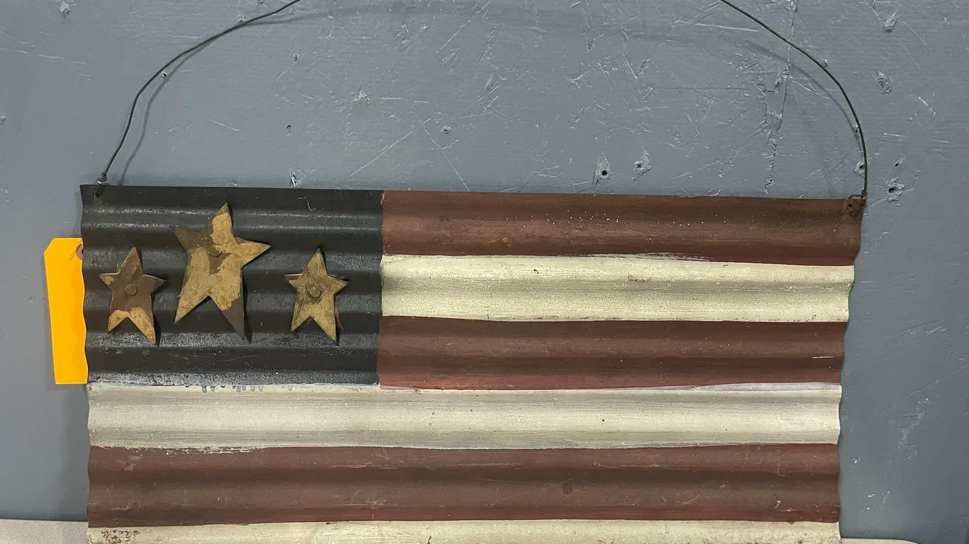 Vintage Hand Painted American Flag On Corrugated Steel (T5)