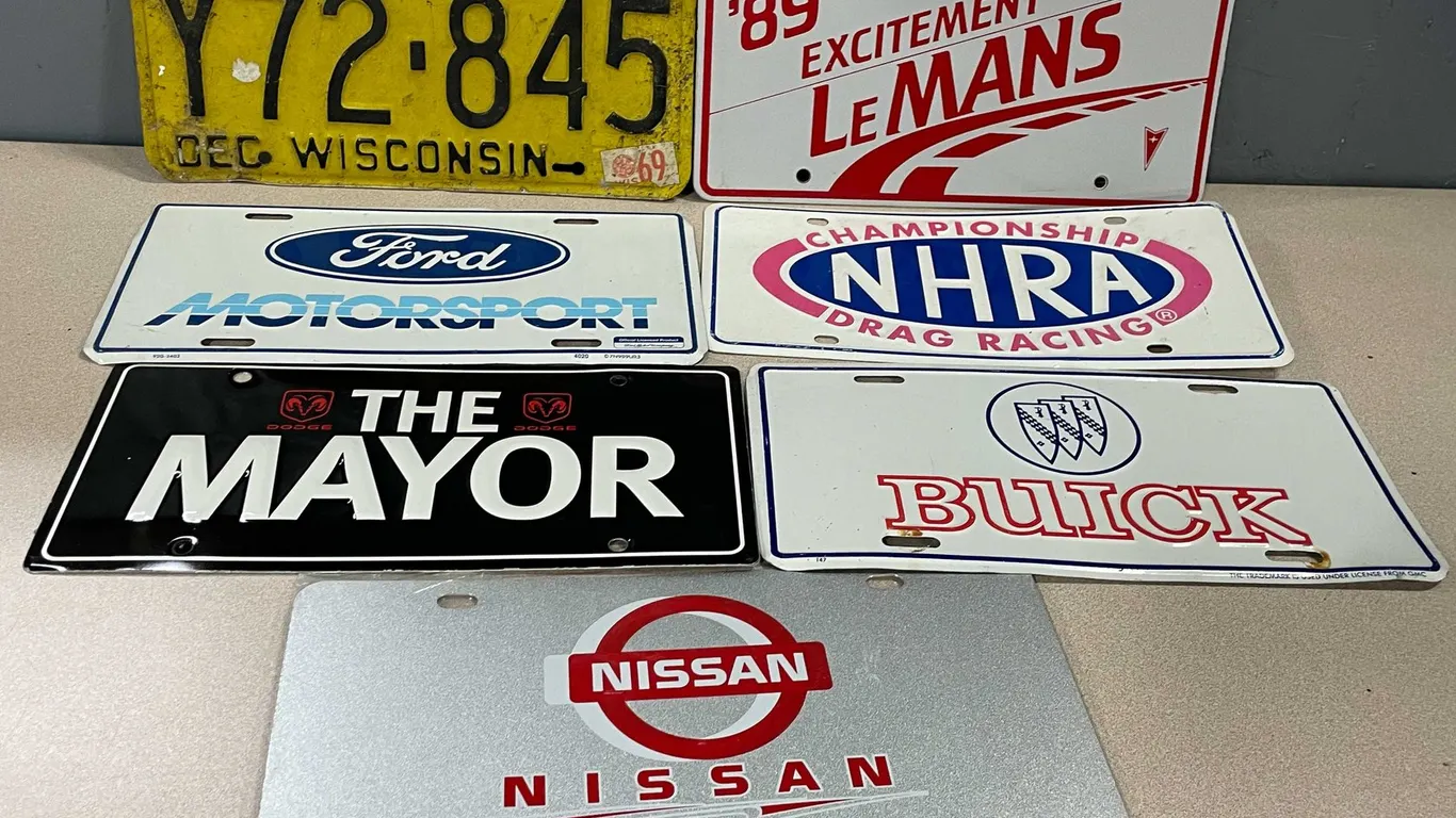 Vintage License Plates (T5)