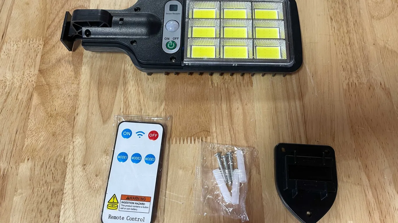 Solar Powered Street Lamp (T2)