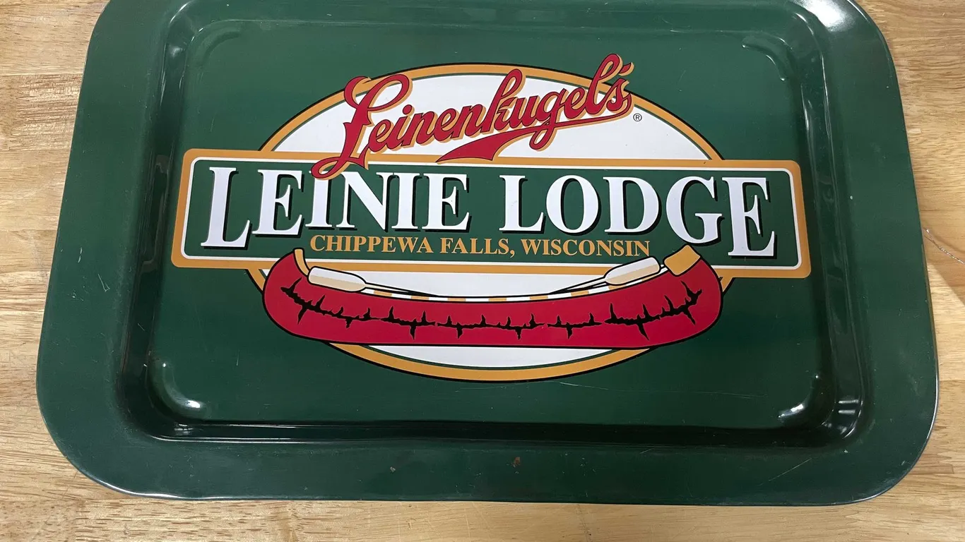 Vintage Leinenkugels Leinie Lodge Metal Tray (T4)