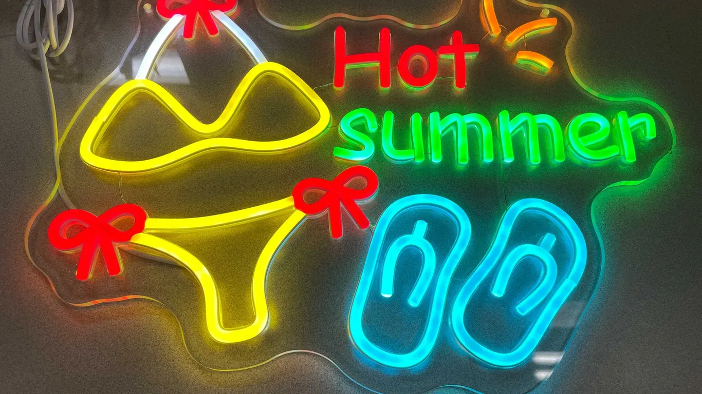 Hot Summer LED Neon Sign (T5)