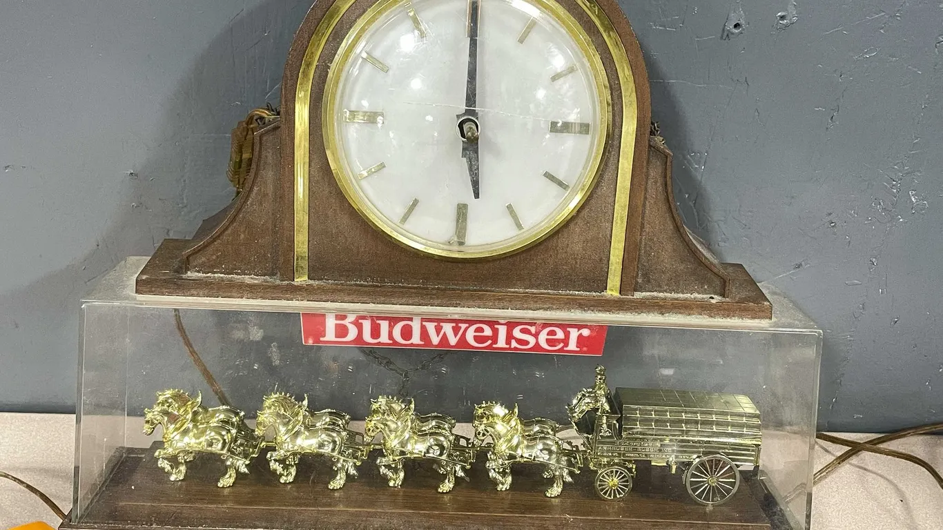 Budweiser Clydesdale Beer Sign (T2)