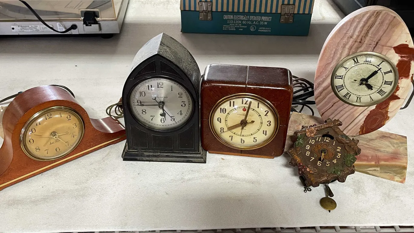 Miscellaneous Clocks (T3)