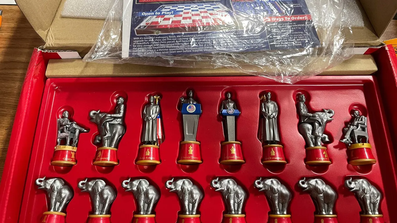 Battle for the white house Chess set (T3)