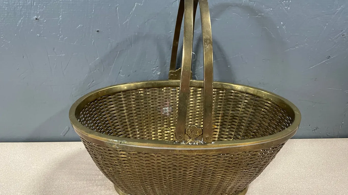 Vintage Woven Mesh Brass Basket (T3)