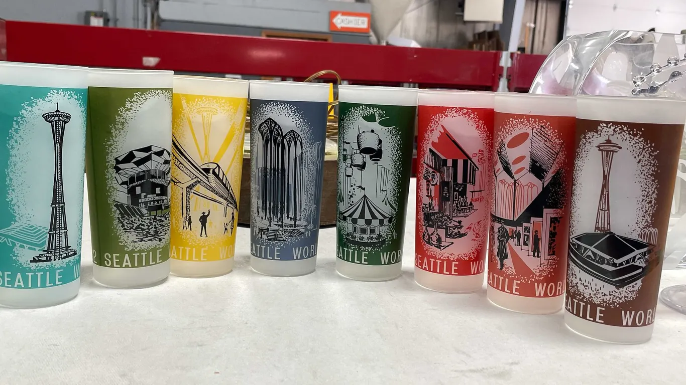 Vintage Seattle World's Fair Glasses (T2)