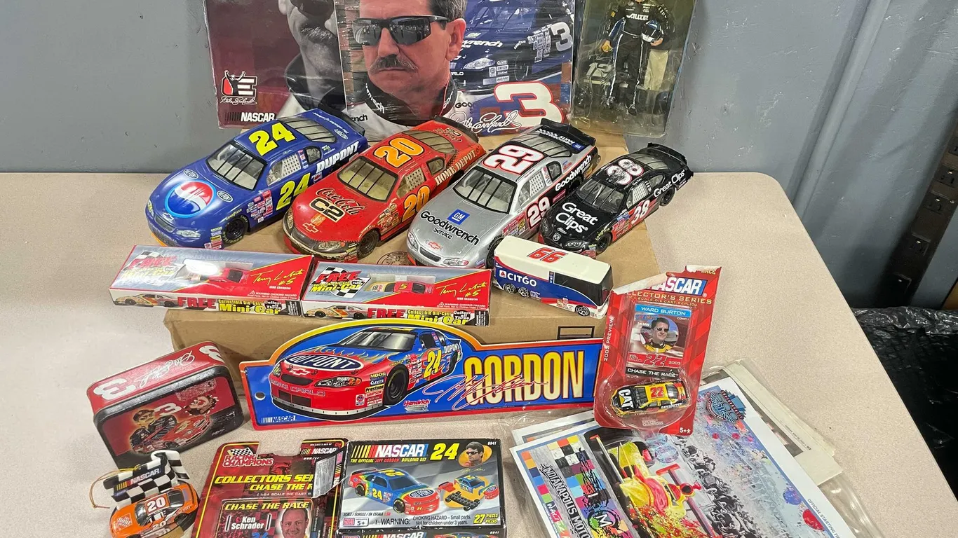 NASCAR Collectors Lot (T5)