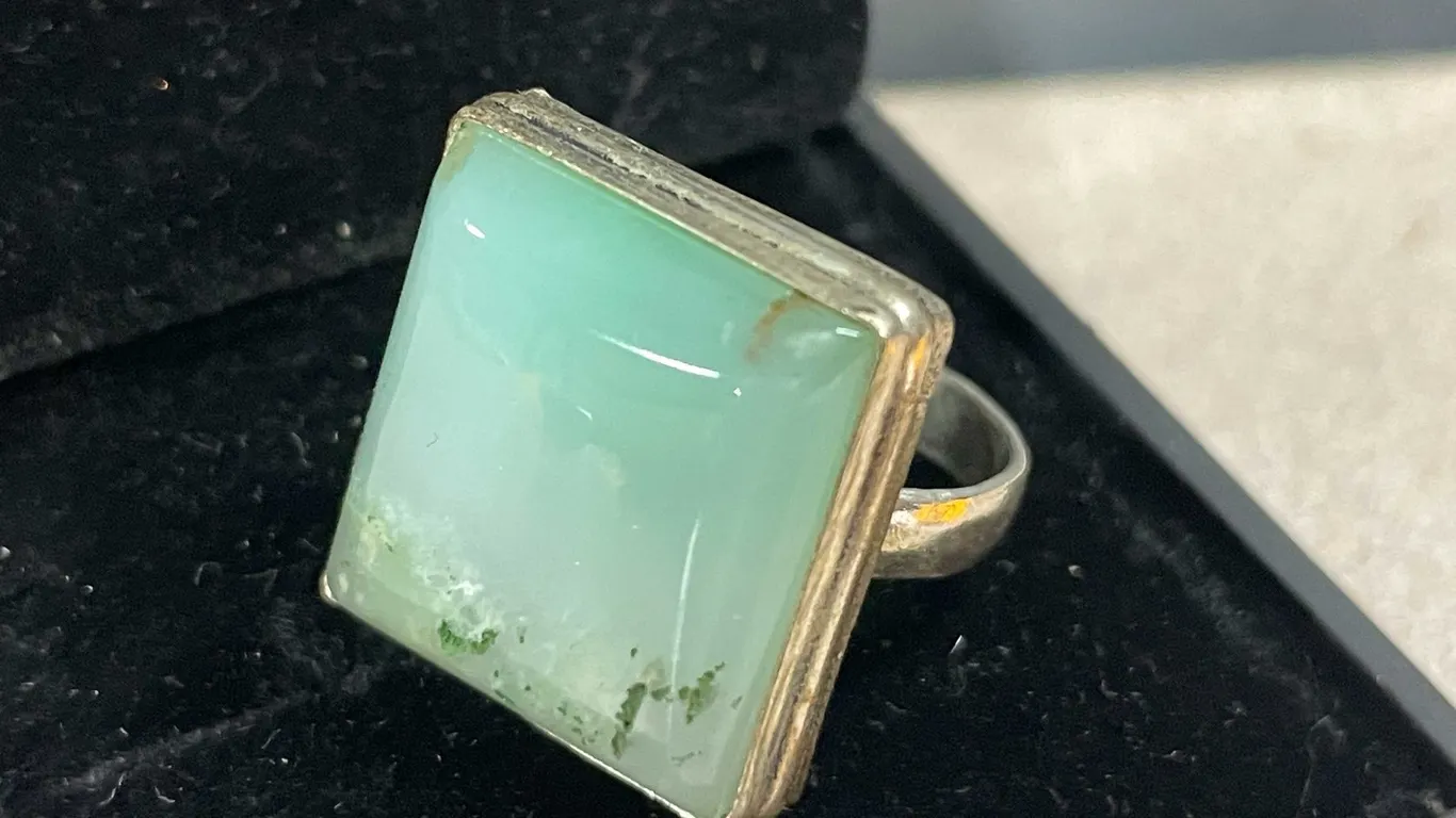 Vintage Sterling Silver Ring With Large Square Stone (FR1)