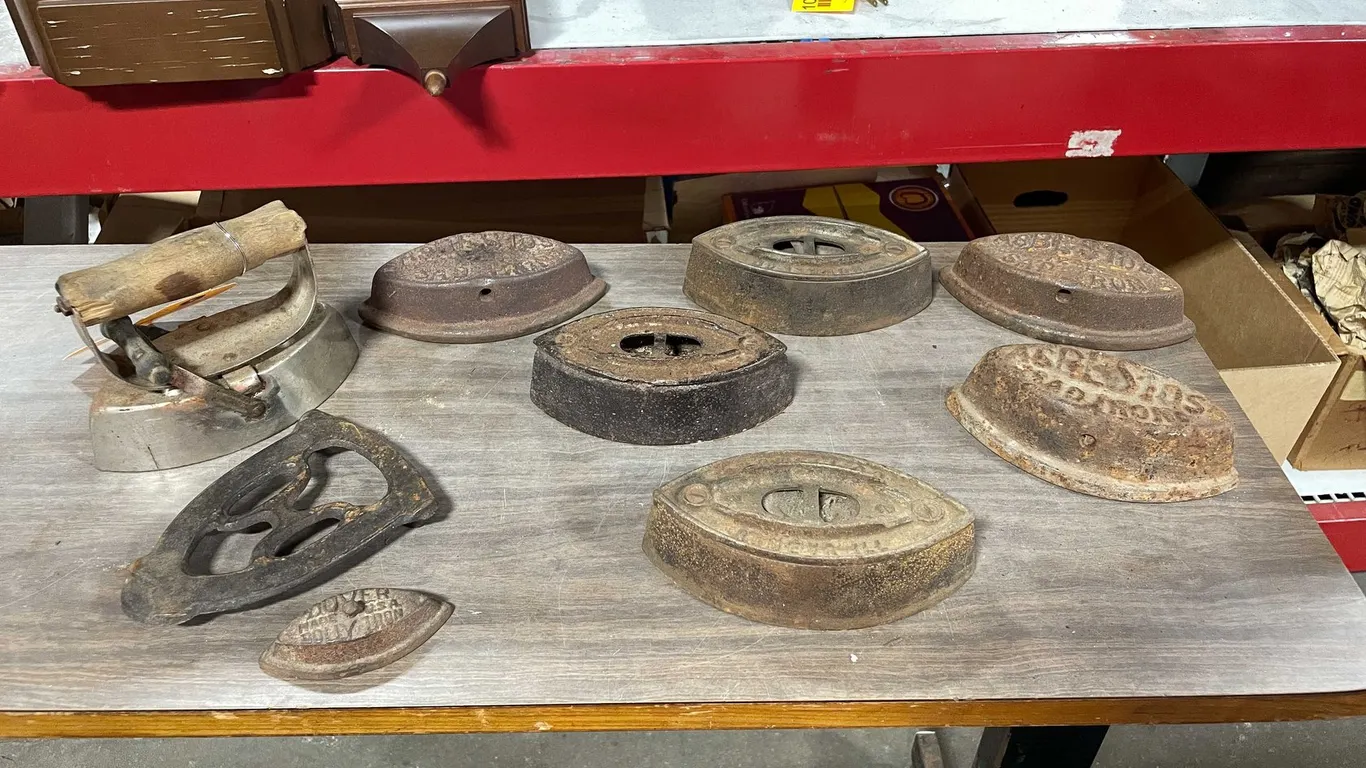 Vintage SAD Irons (T4)