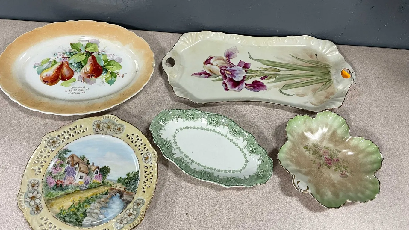 Vintage Glass Trays and Plate (T2)