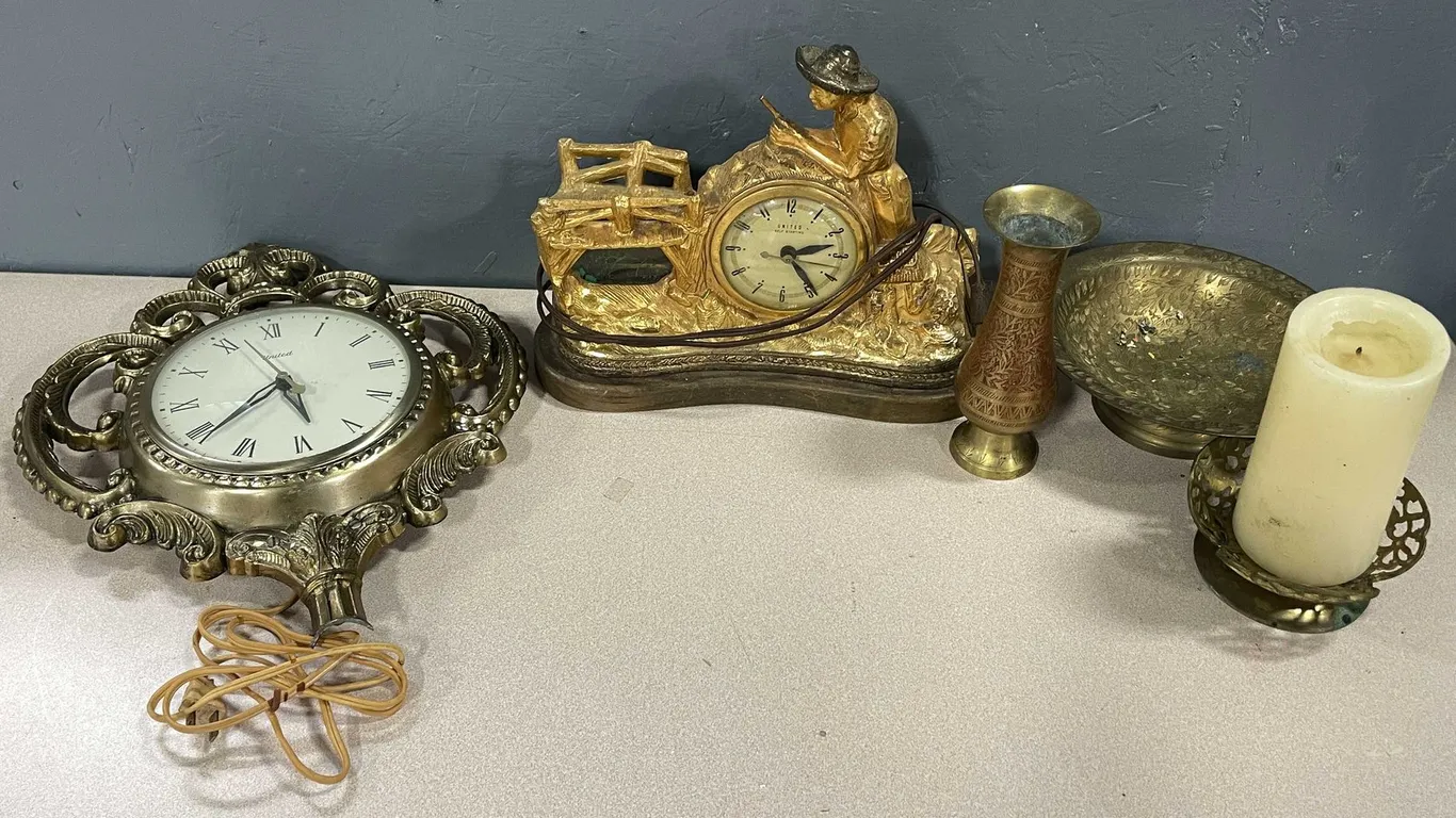 Brass Clocks (T3)