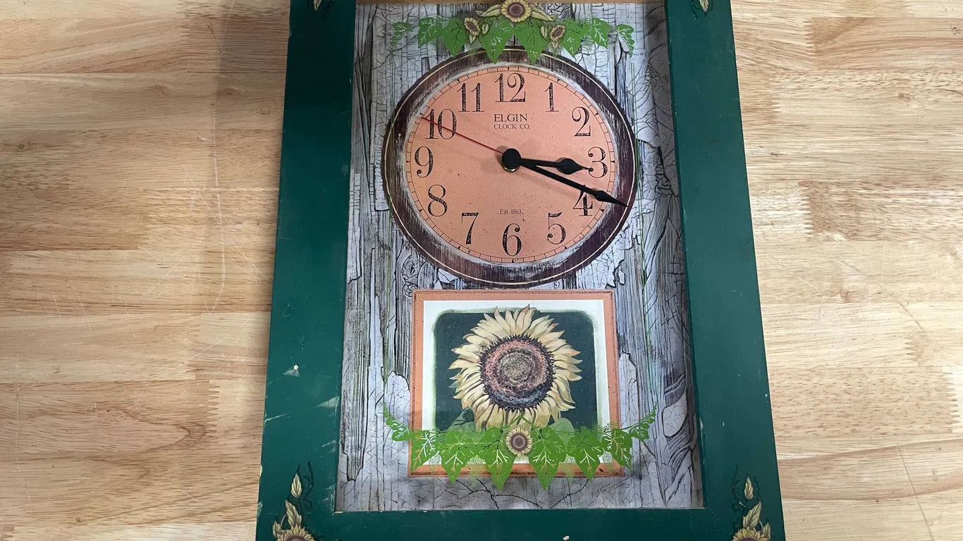 Vintage Sunflower Wall Clock (T4)