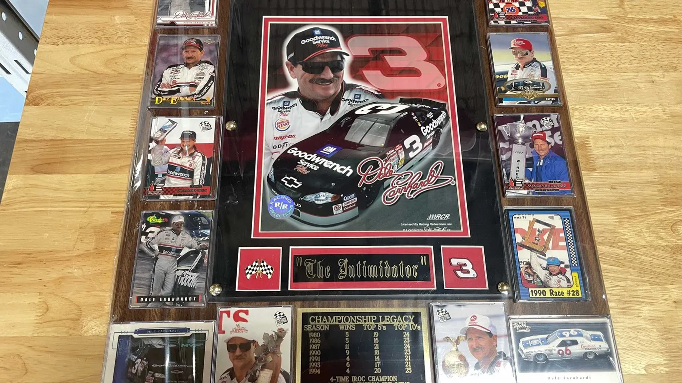 Dale Earnhardt Plaque (T4)