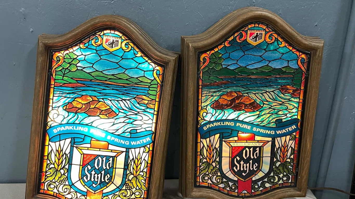 Vintage Old Style Lighted Signs