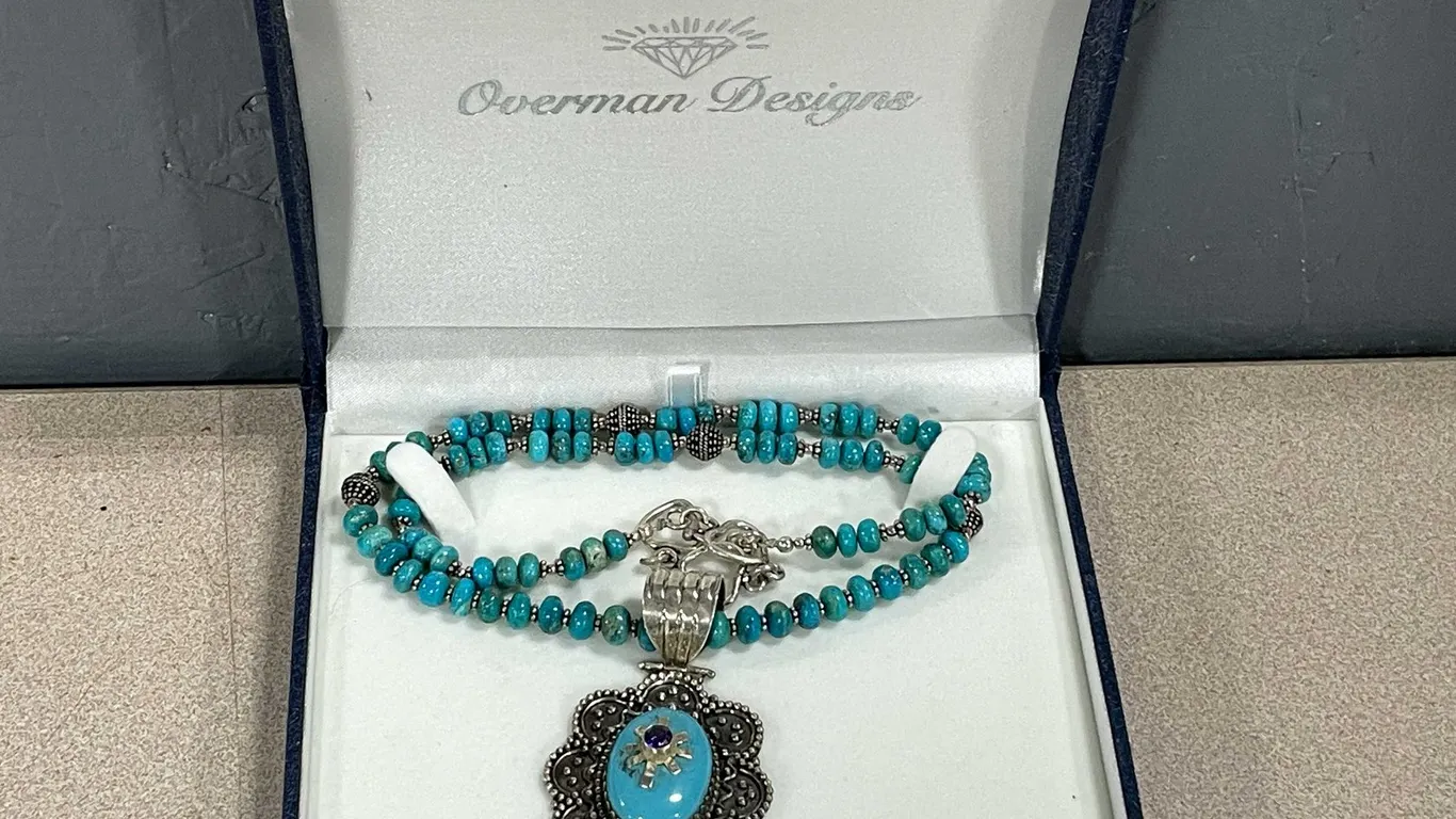 Stunning Turquoise And Sterling Silver Necklace By Overman Designs (FR1)