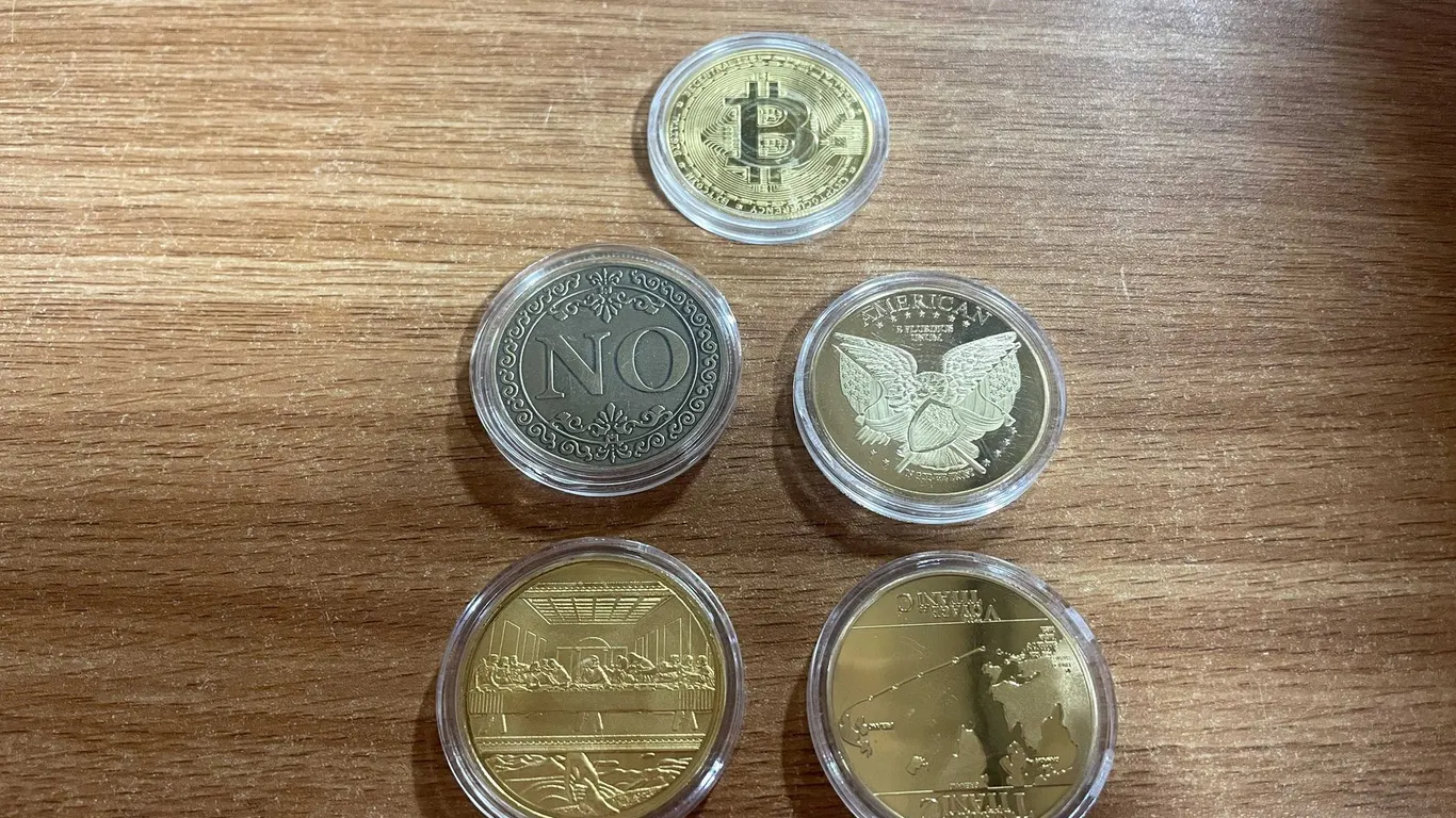 5 Novelty coins (T3)