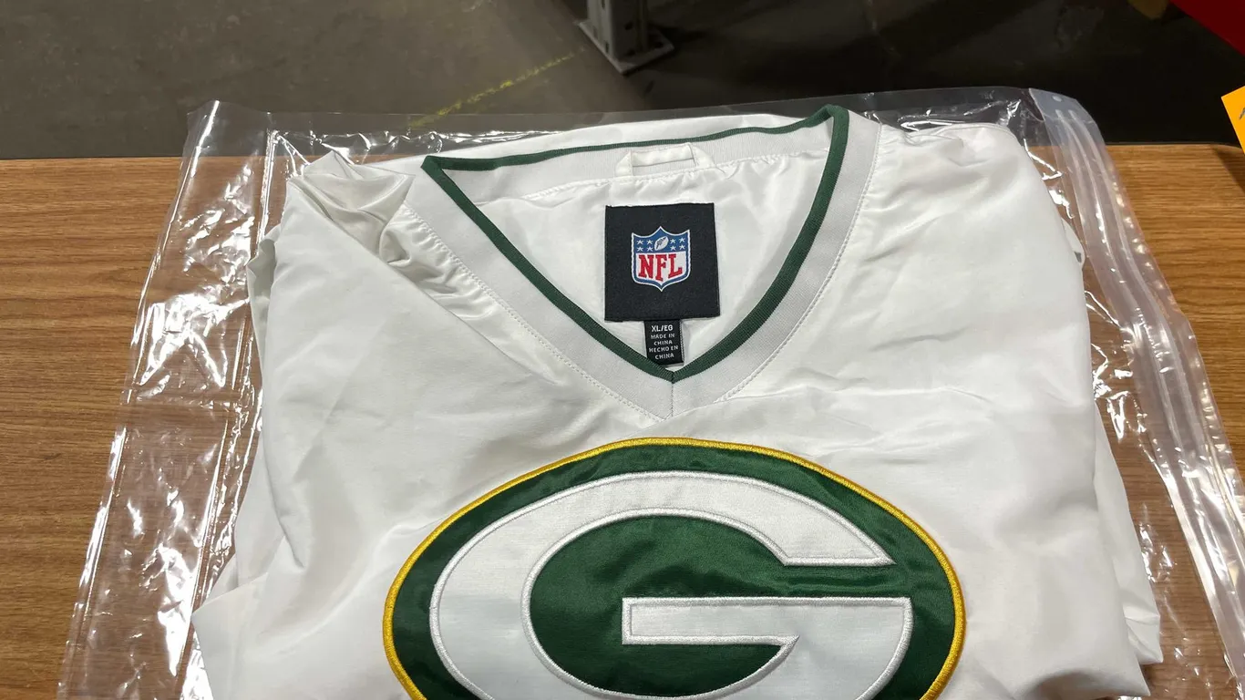 Green Bay Packers Short Sleeve Pullover Jacket (T2)