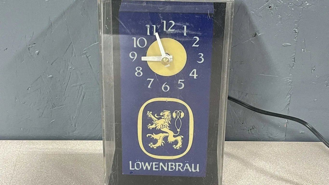 Lowenbrau Beer Sign (T2)