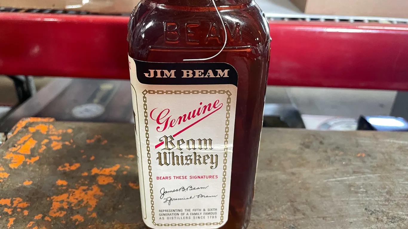 Vintage Jim Beam Bourbon Decanter (T5)