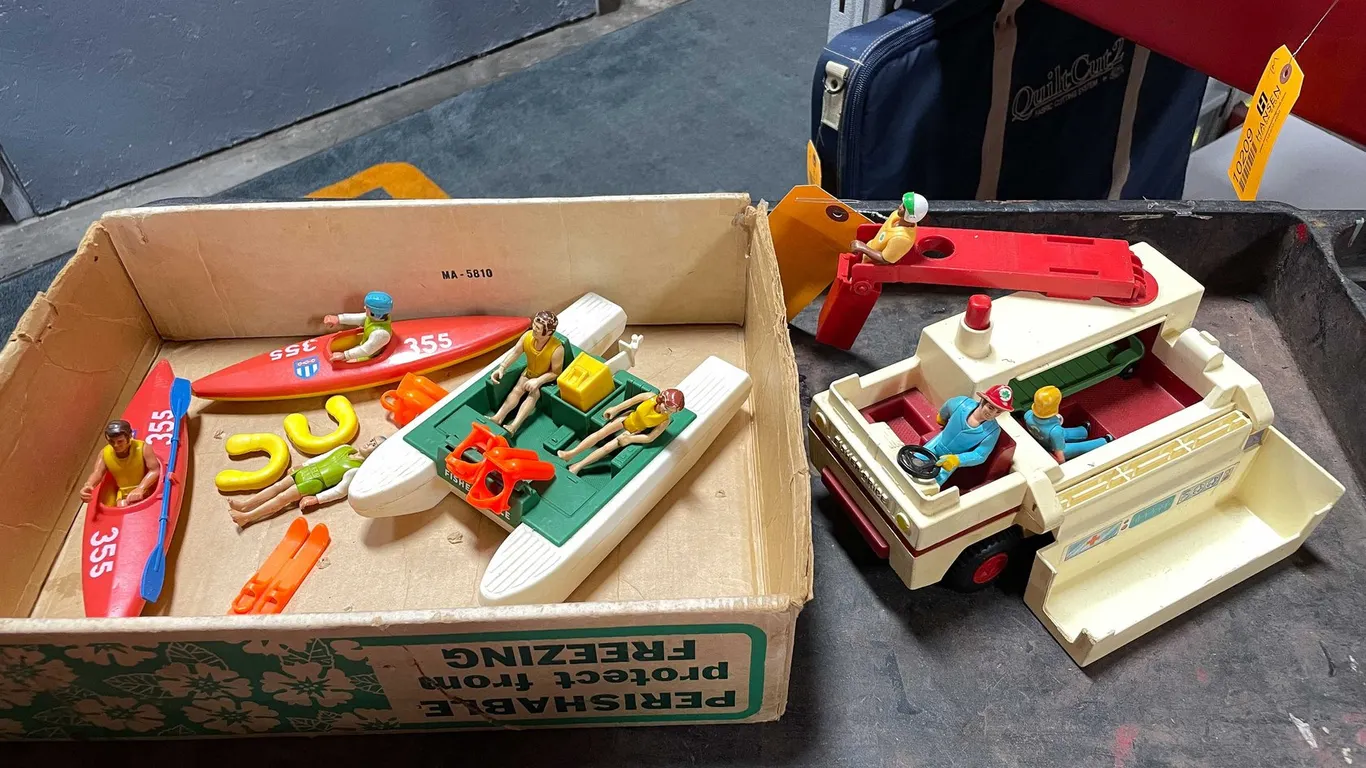 Vintage Fisher-Price Toys (T4)
