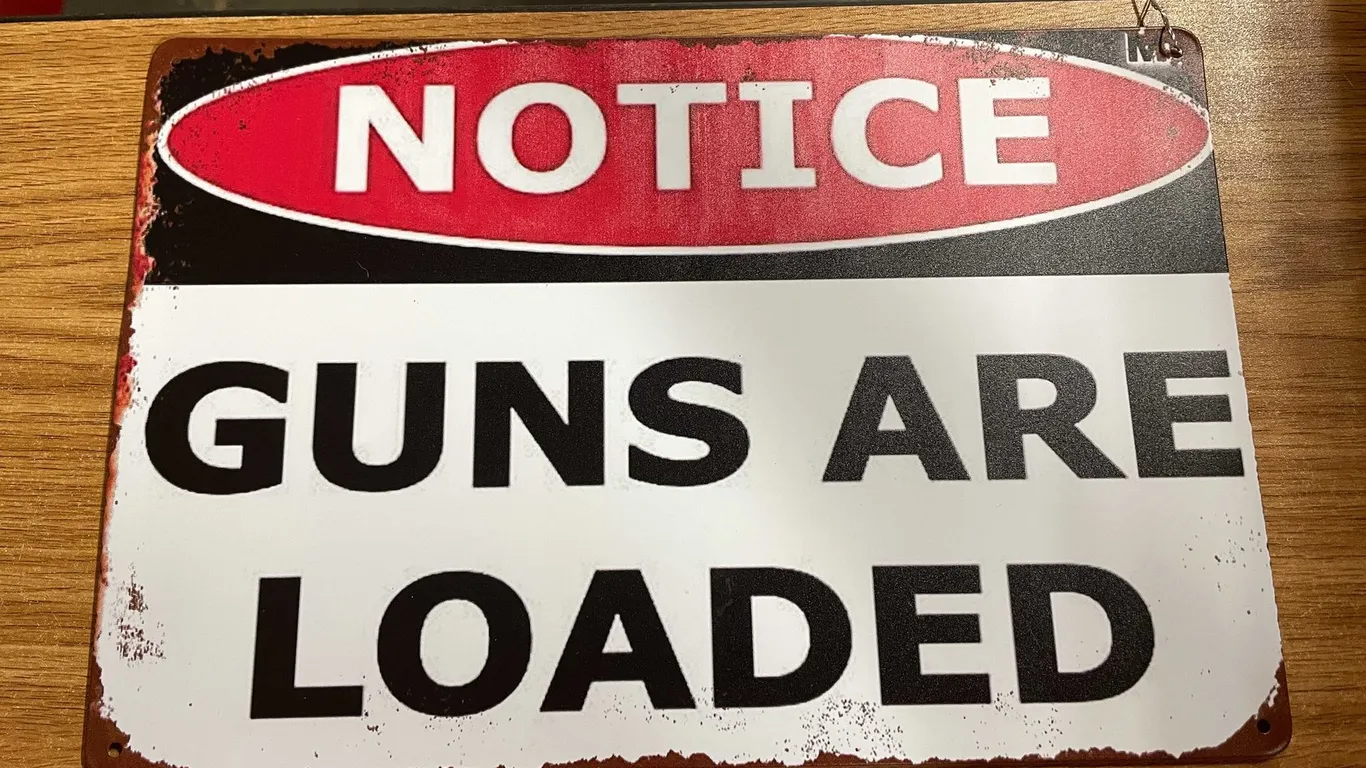 Collectible metal novelty sign (T3)