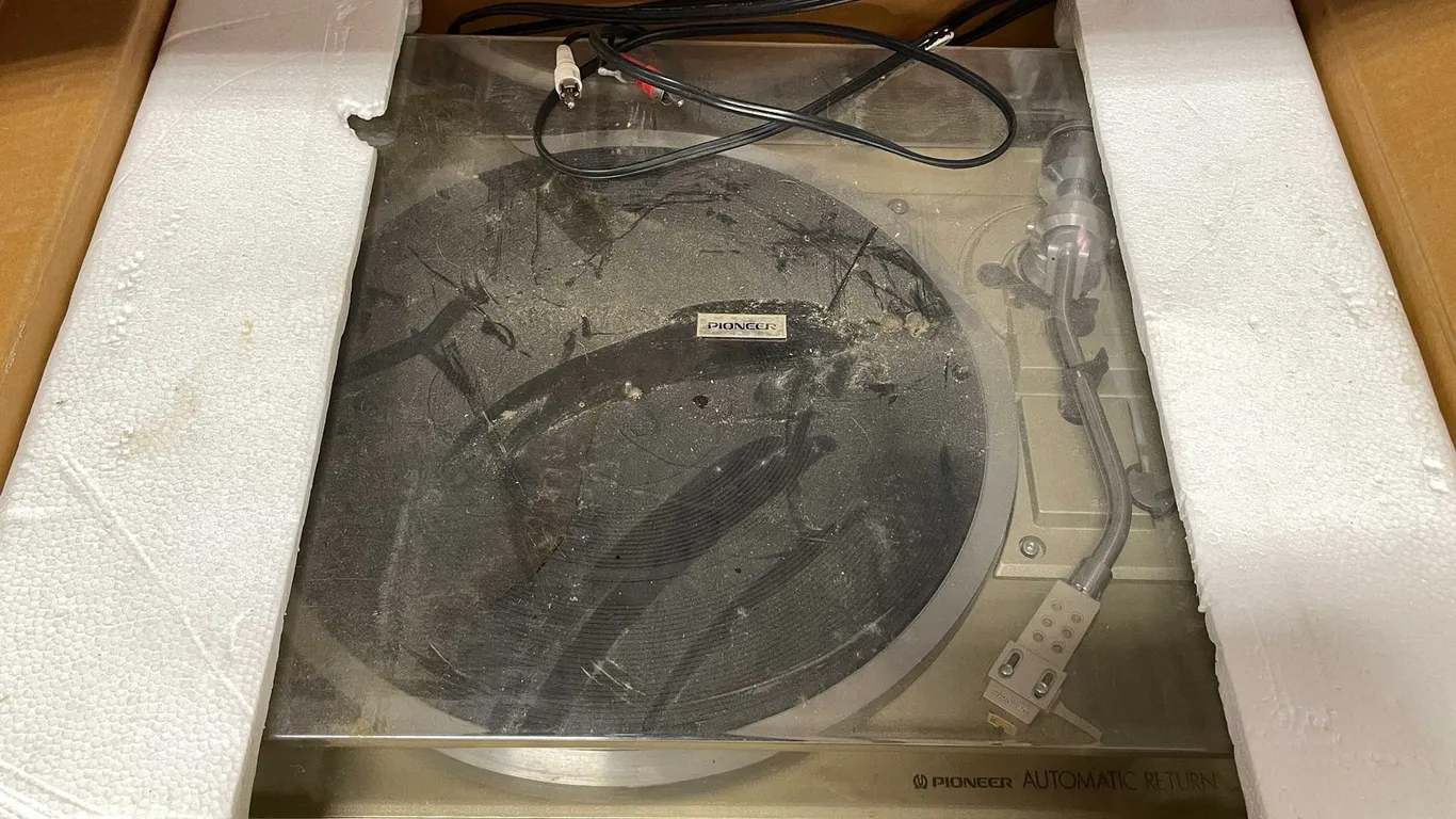 Pioneer PL-514 Turntable (T3)