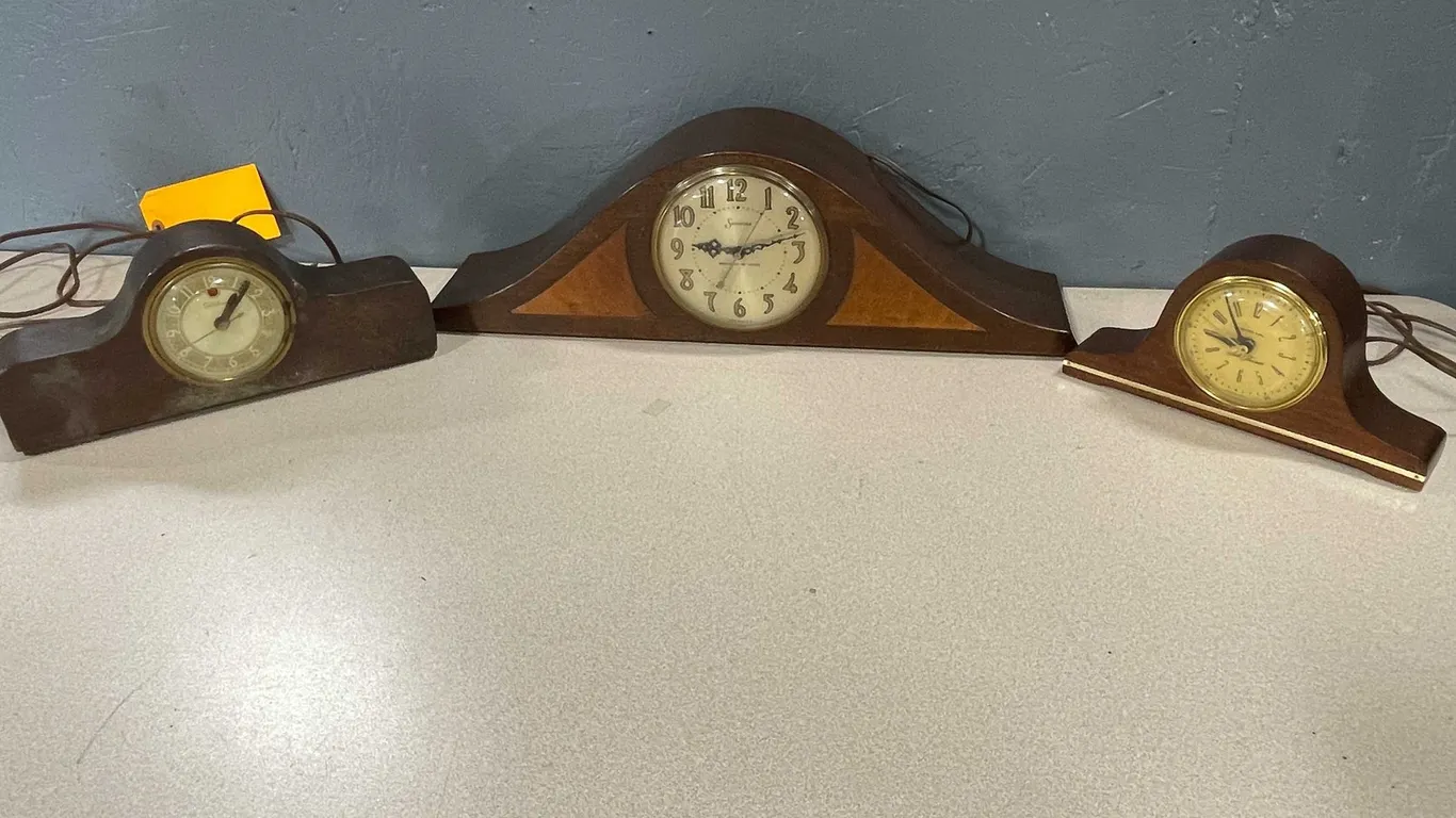 Wooden Mantel Clocks (T3)