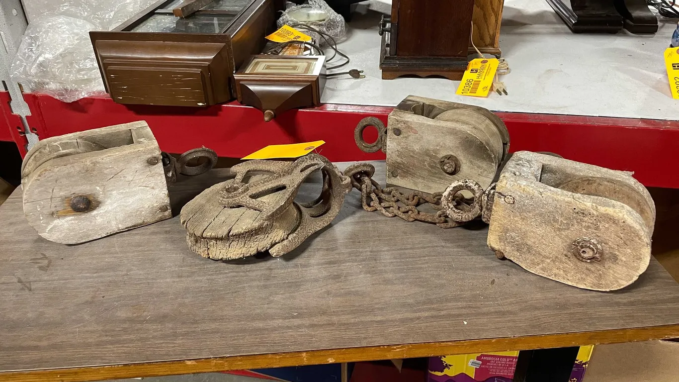 Vintage Wooden Pulleys (T4)
