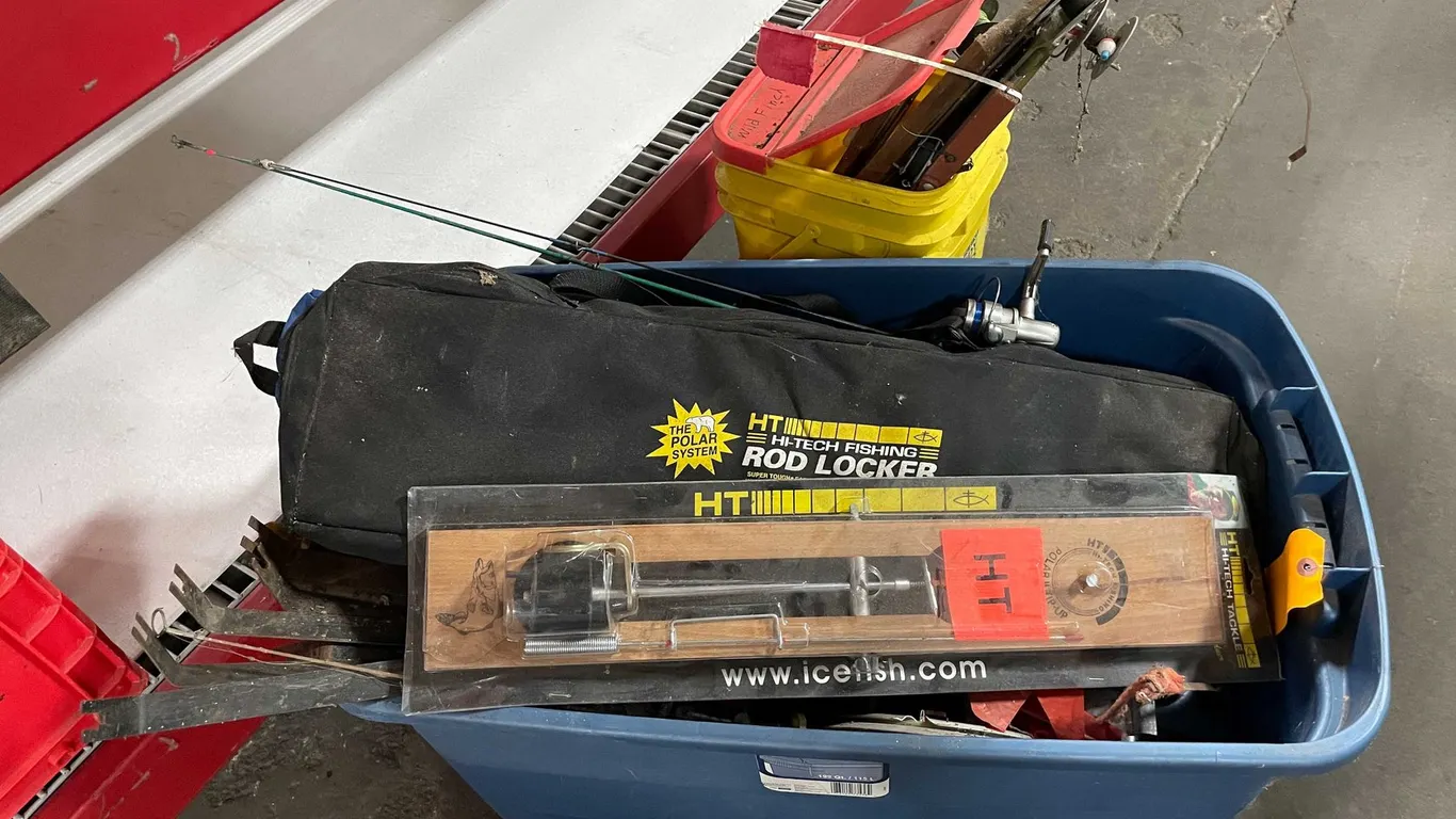 Ice Fishing Gear (T6)