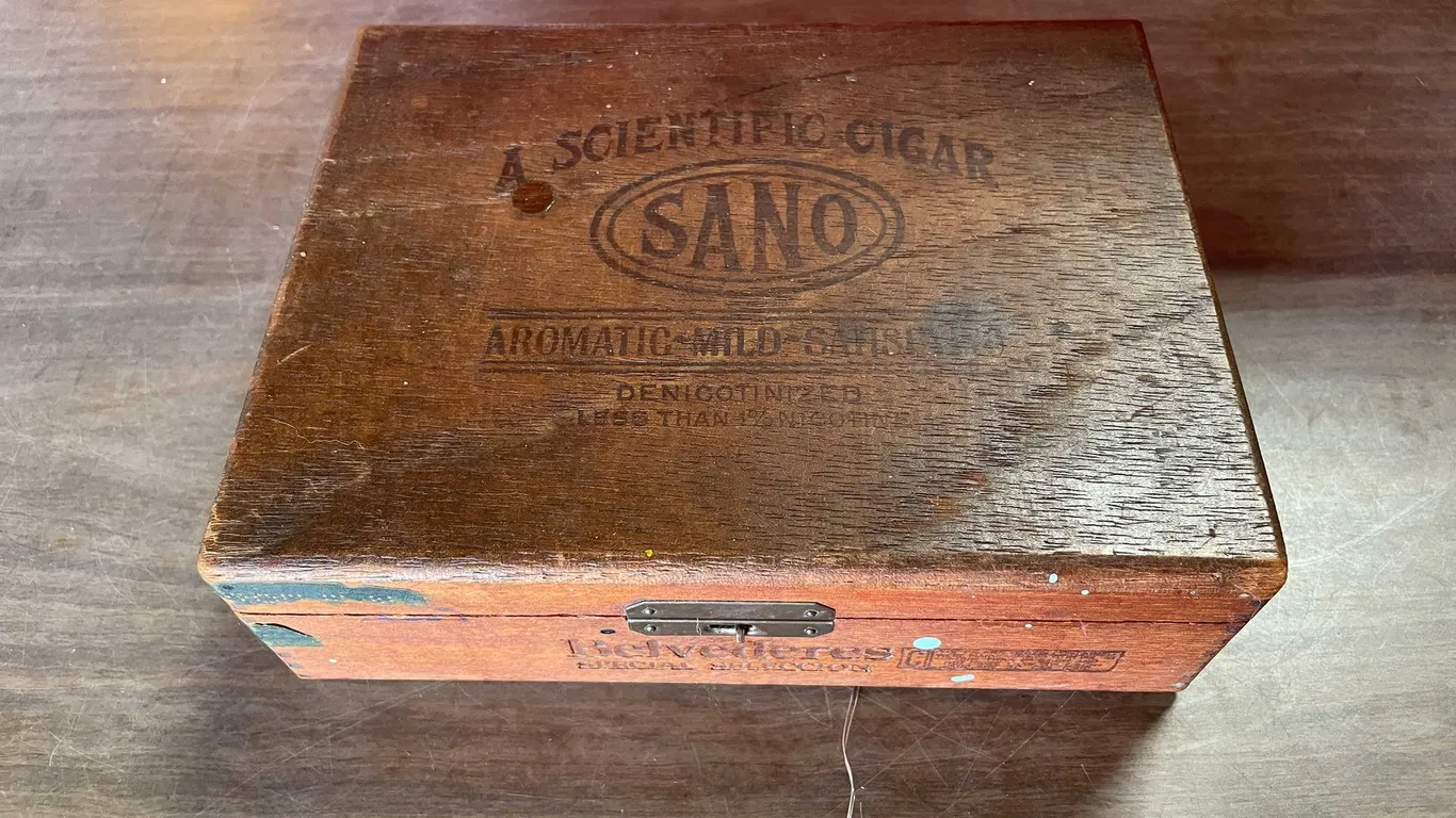Vintage Sano A scientific Cigar Wooden Cigar Box Full Of Marbles (T5)