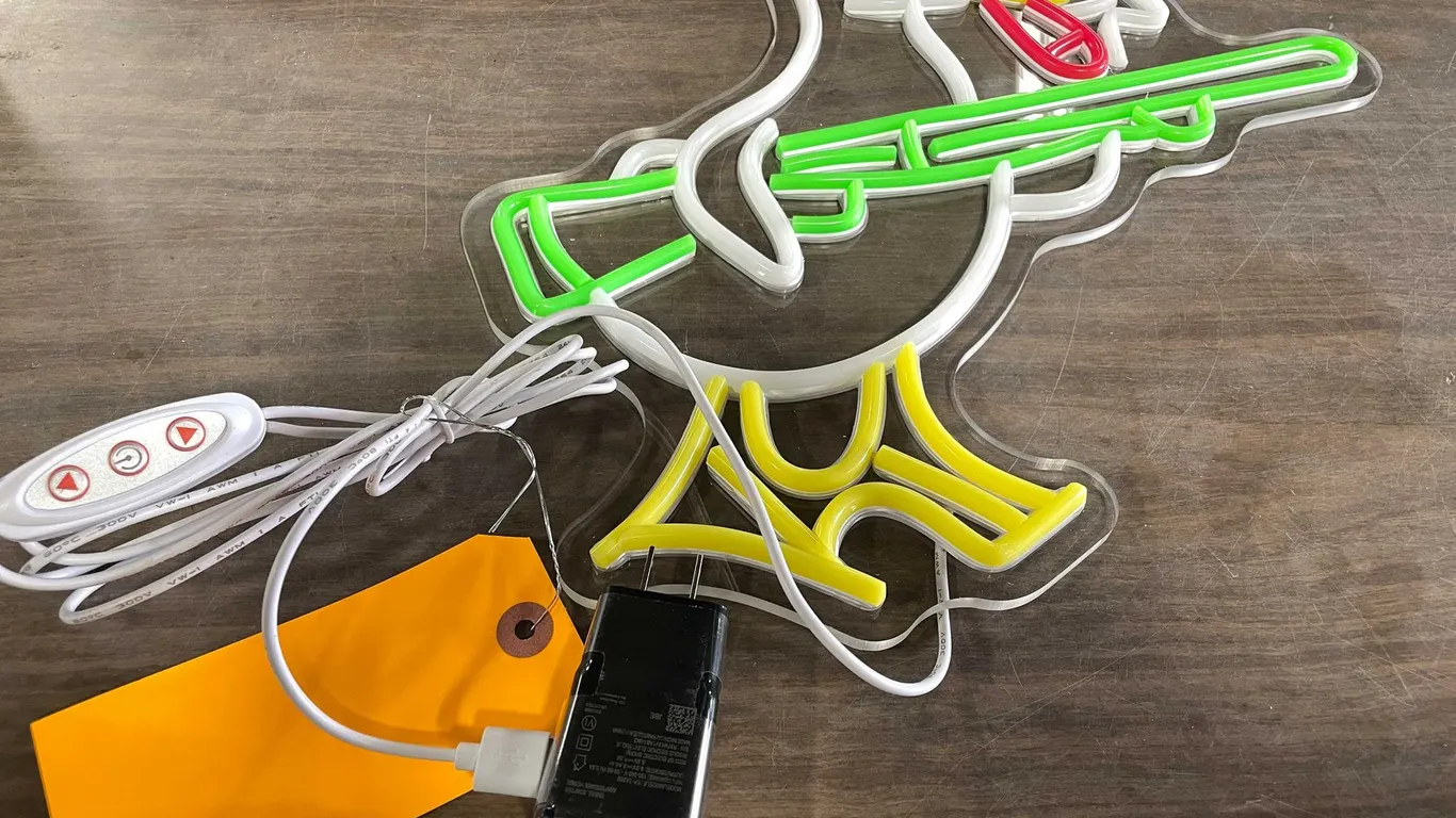 Smoking Duck with Shotgun LED Neon Sign (T3)