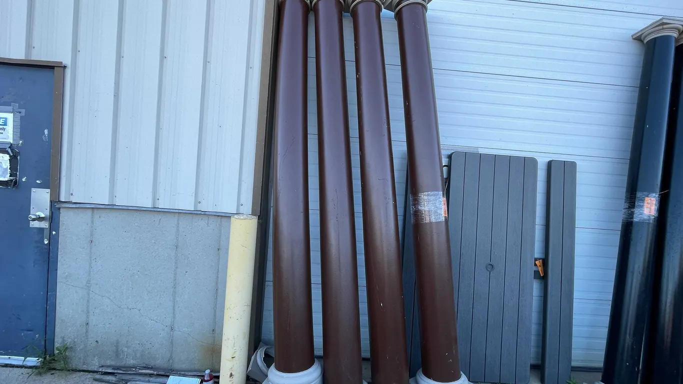 Decorative Columns (O3)