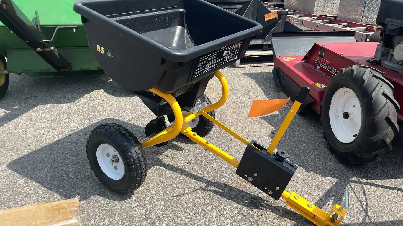 Yard Works Fertilizer Spreader (03)