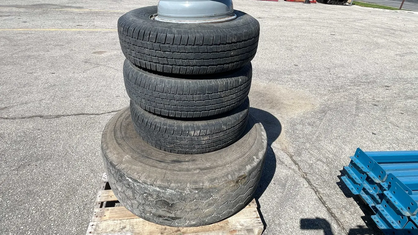 235/80R16 and Float (O1)