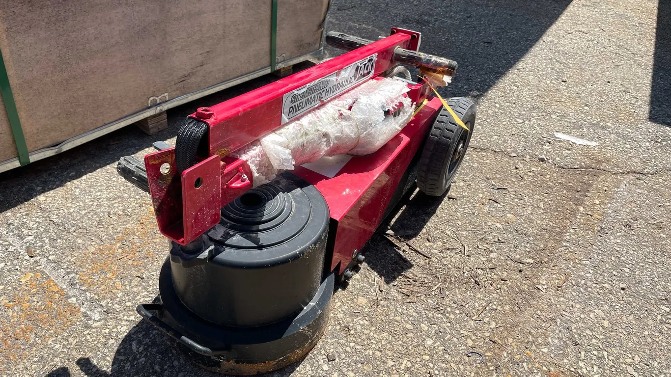 80 Ton Air/Hydraulic Portable Jack