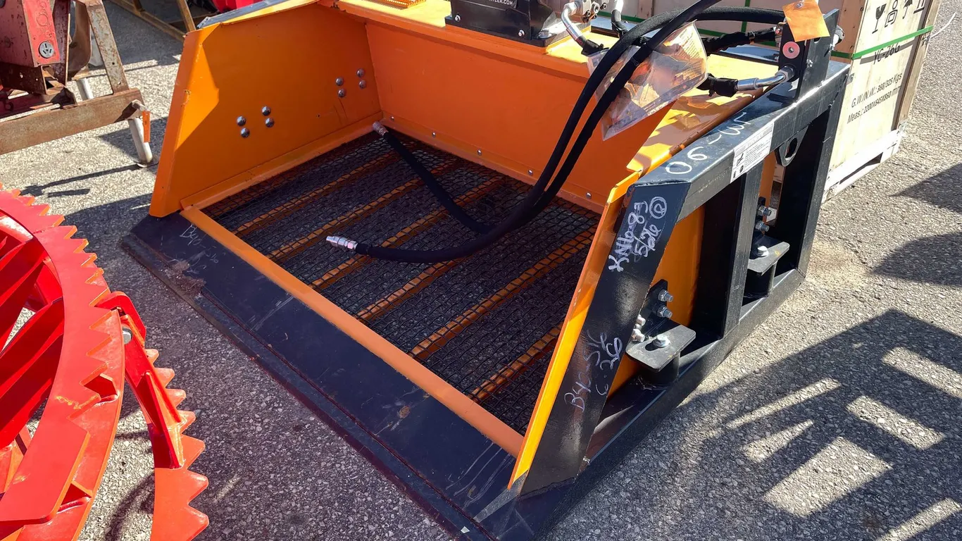 Arteer 72 Inch Skid Steer Top Soil Screener