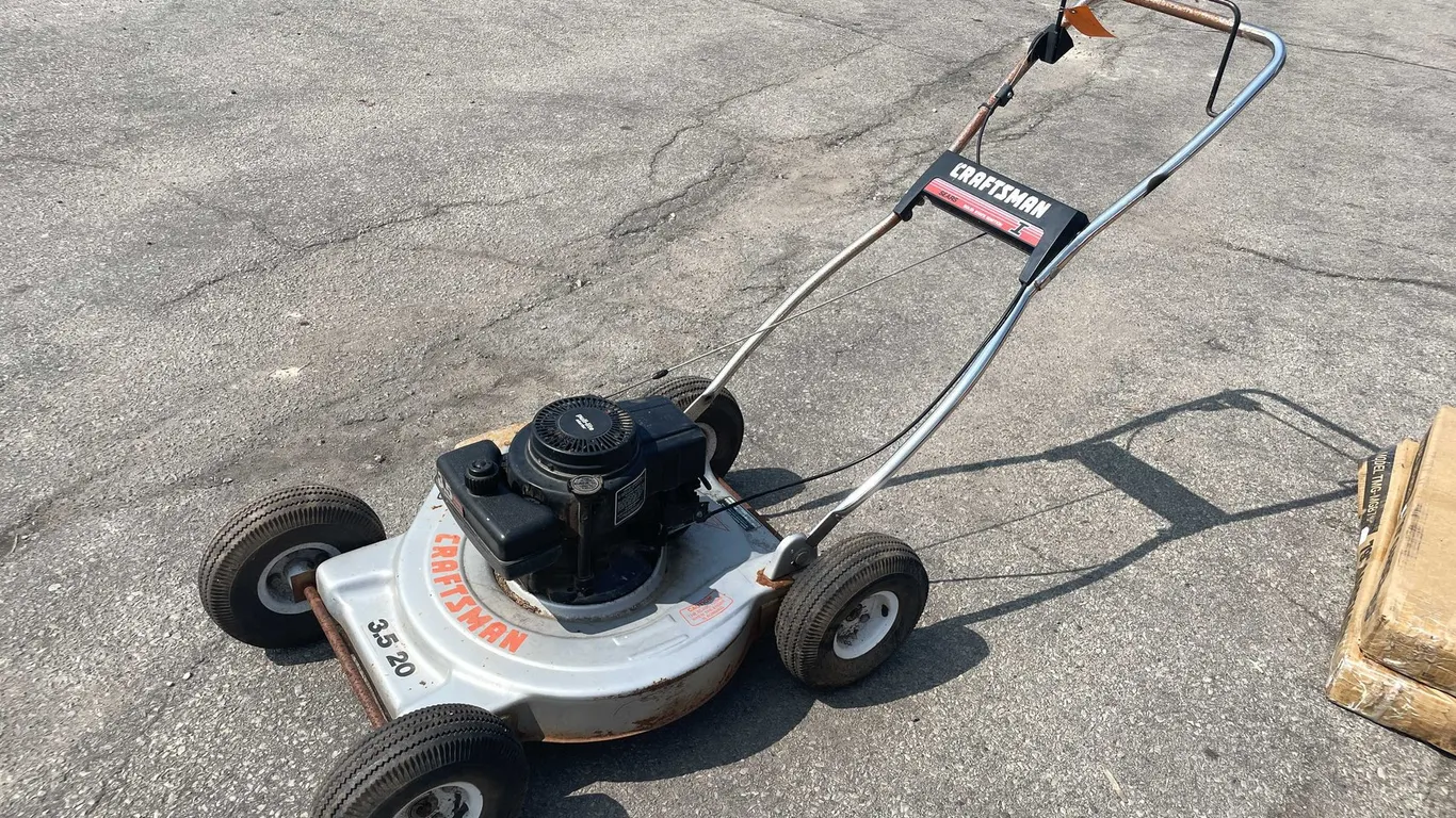 Lawn Mower (O3)