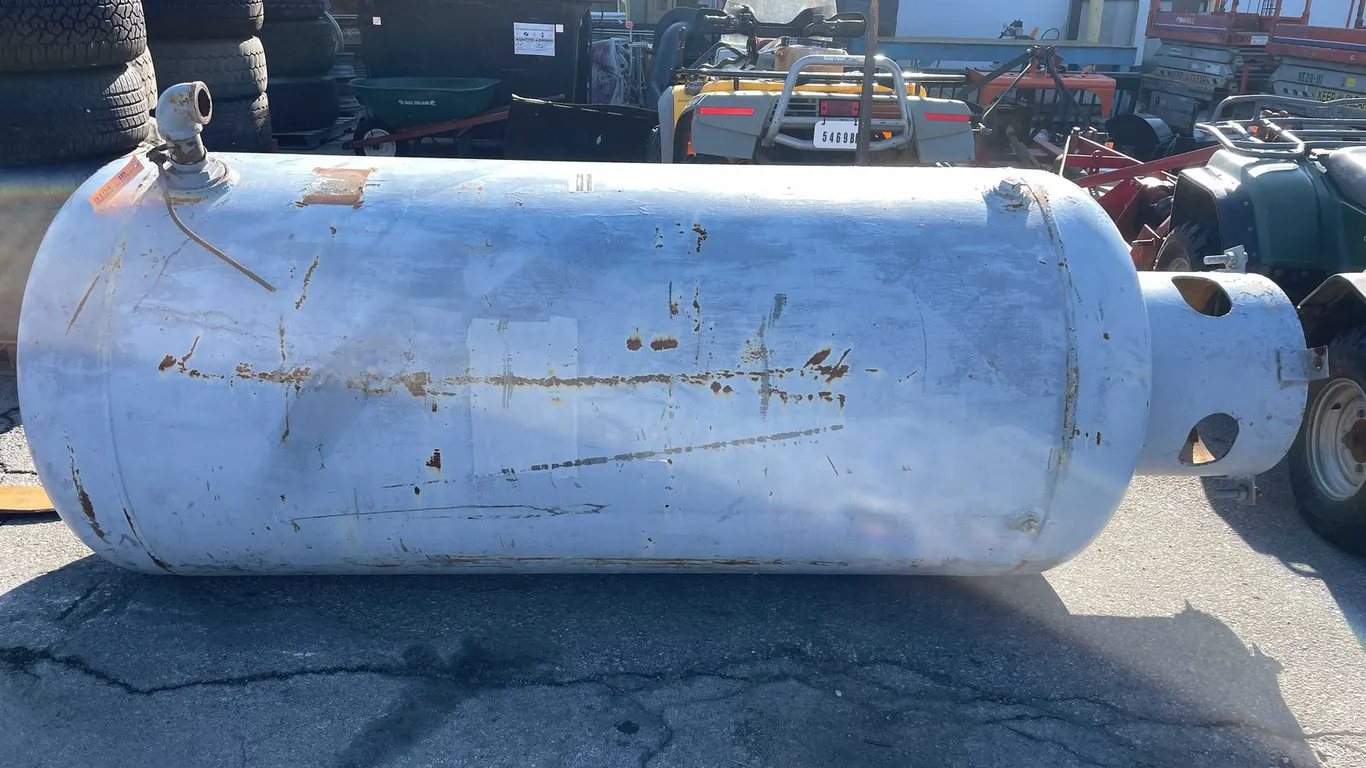 240 Gallon Air Tank (Door 4)