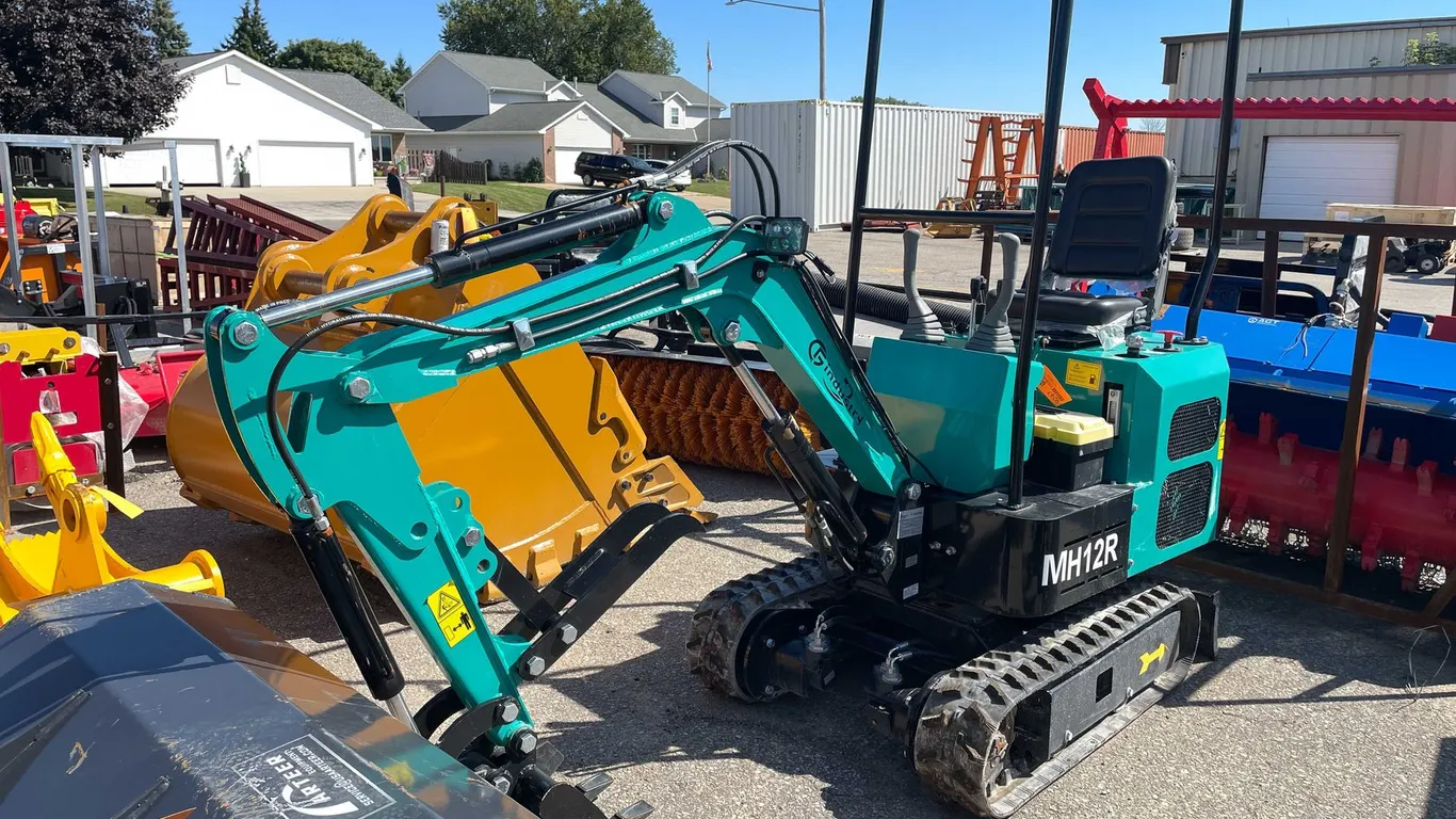 CF Industrial MH12R Mini Excavator (O6)